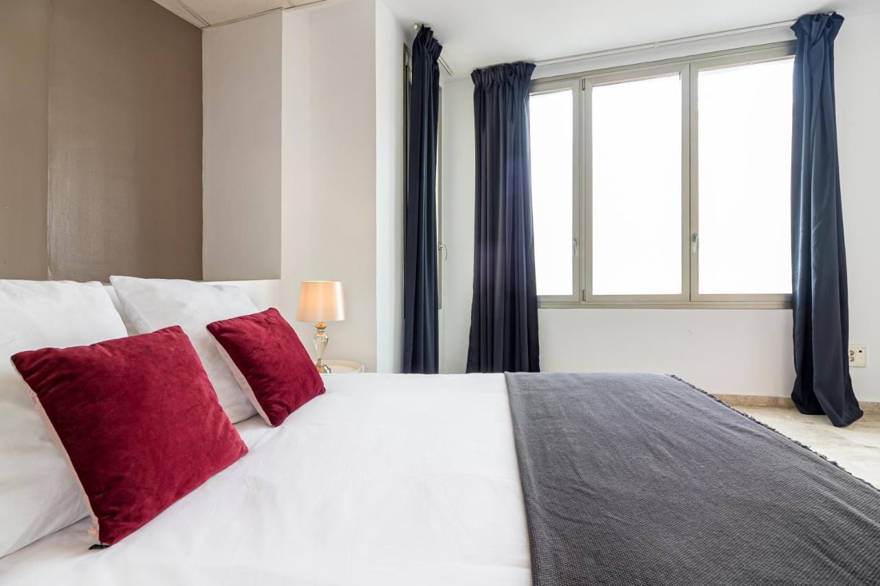 Saenz Suites Gallery By Bossh! Apartments มาลากา ภายนอก รูปภาพ