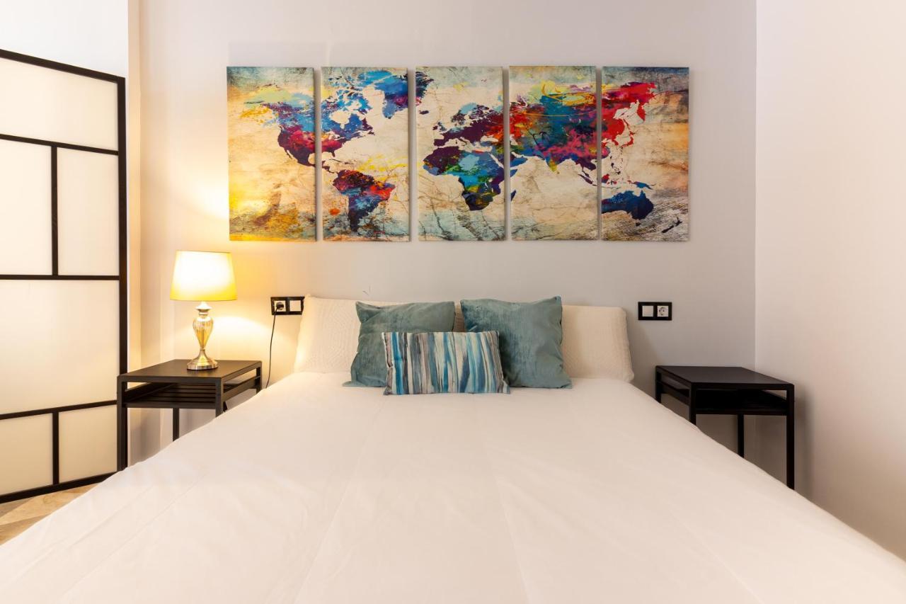 Saenz Suites Gallery By Bossh! Apartments มาลากา ภายนอก รูปภาพ