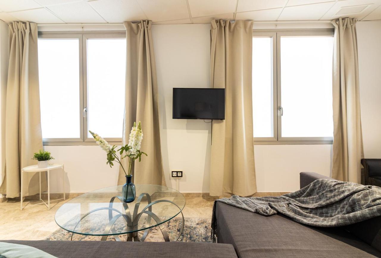 Saenz Suites Gallery By Bossh! Apartments มาลากา ภายนอก รูปภาพ