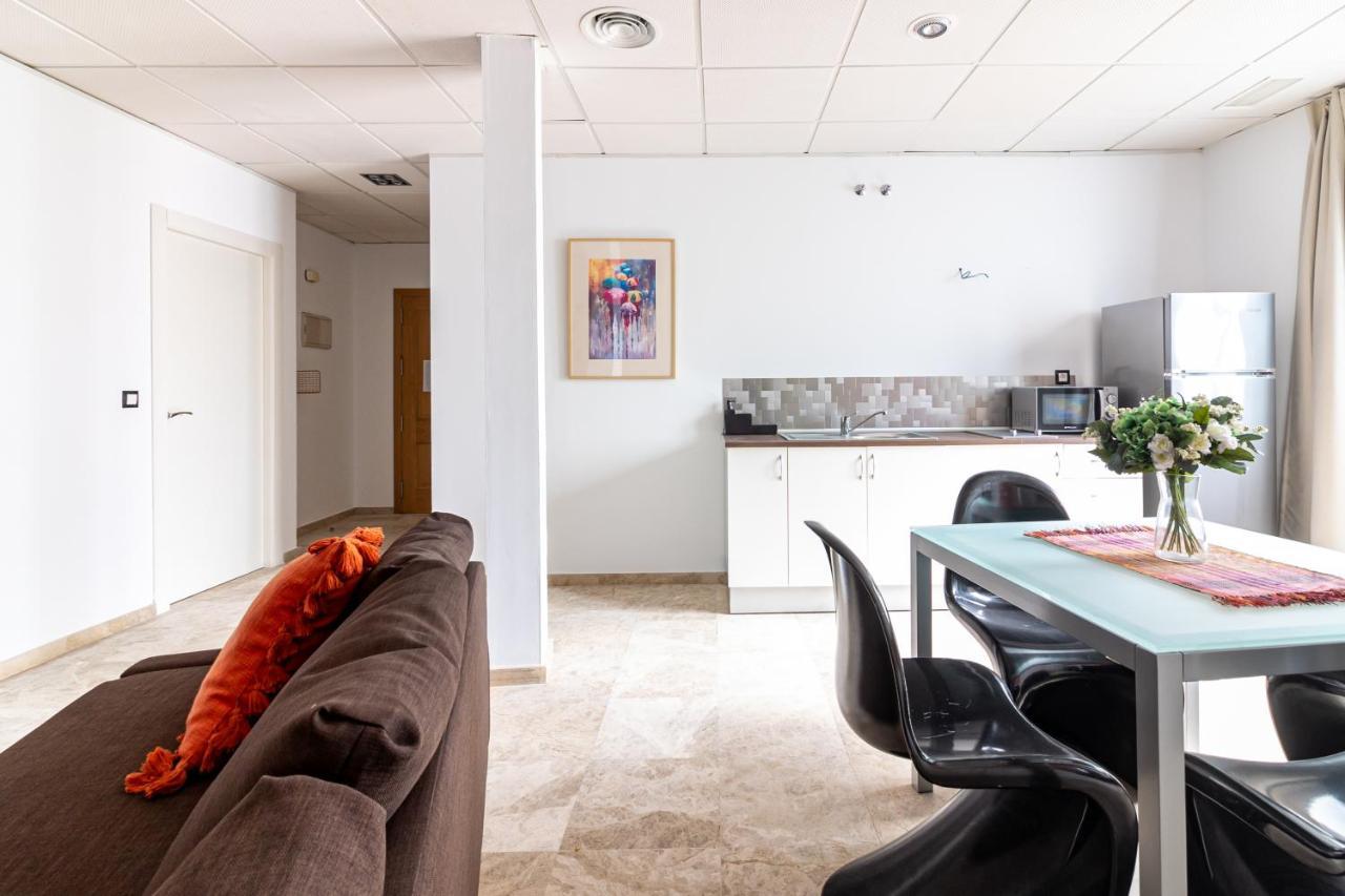 Saenz Suites Gallery By Bossh! Apartments มาลากา ภายนอก รูปภาพ