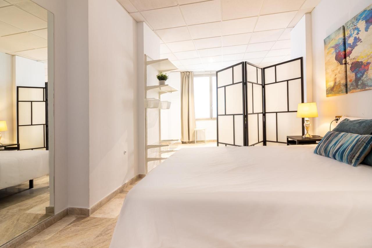 Saenz Suites Gallery By Bossh! Apartments มาลากา ภายนอก รูปภาพ
