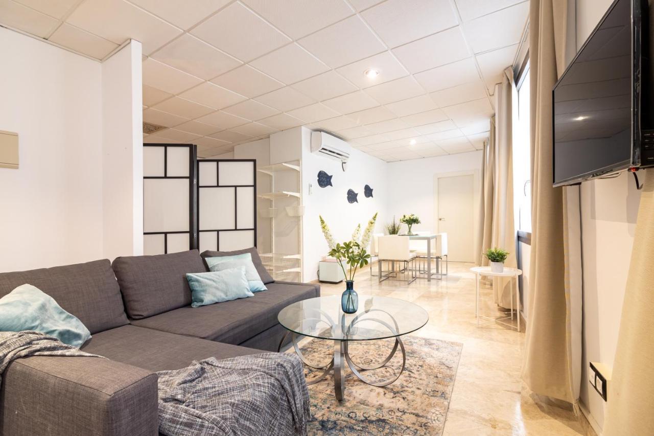 Saenz Suites Gallery By Bossh! Apartments มาลากา ภายนอก รูปภาพ
