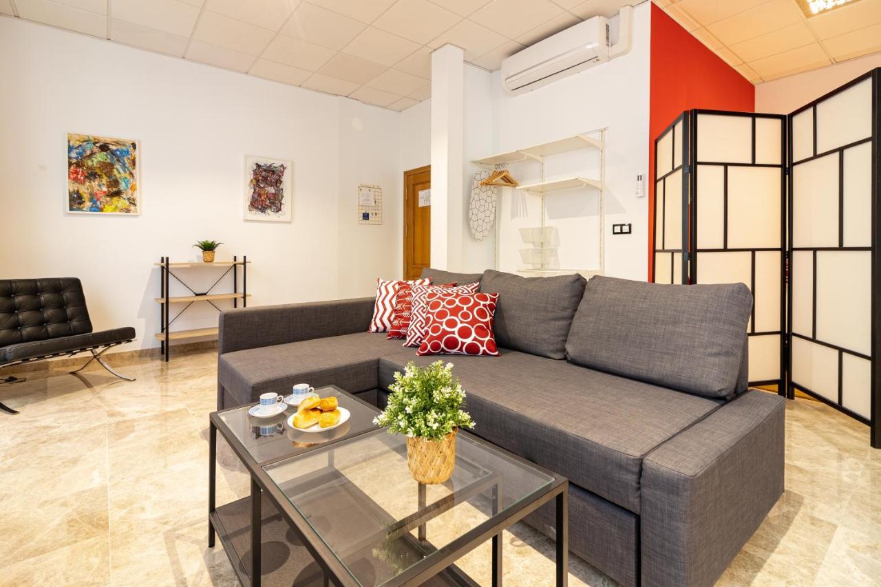 Saenz Suites Gallery By Bossh! Apartments มาลากา ภายนอก รูปภาพ