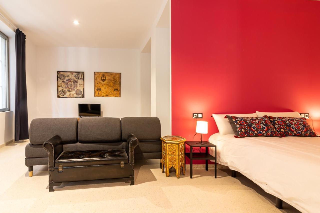Saenz Suites Gallery By Bossh! Apartments มาลากา ภายนอก รูปภาพ