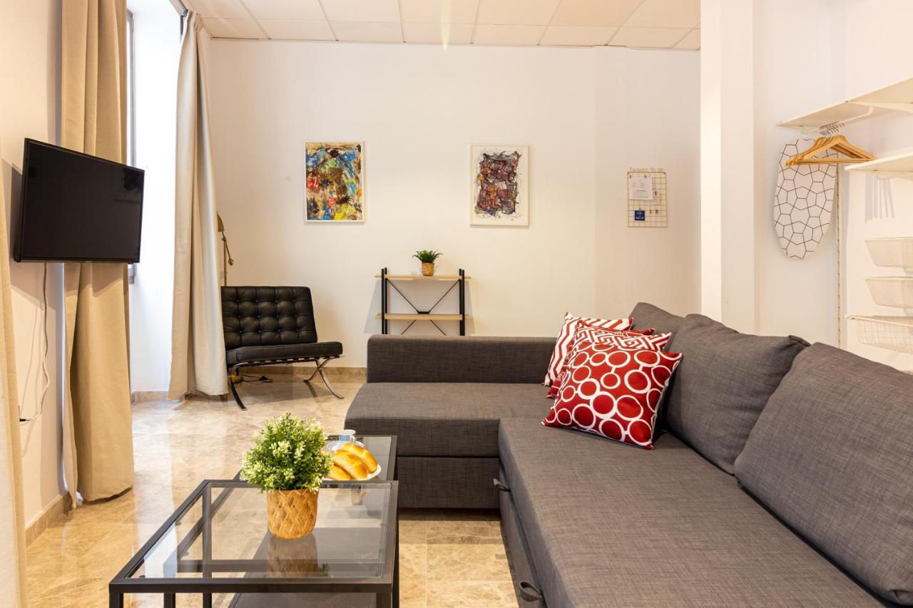 Saenz Suites Gallery By Bossh! Apartments มาลากา ภายนอก รูปภาพ