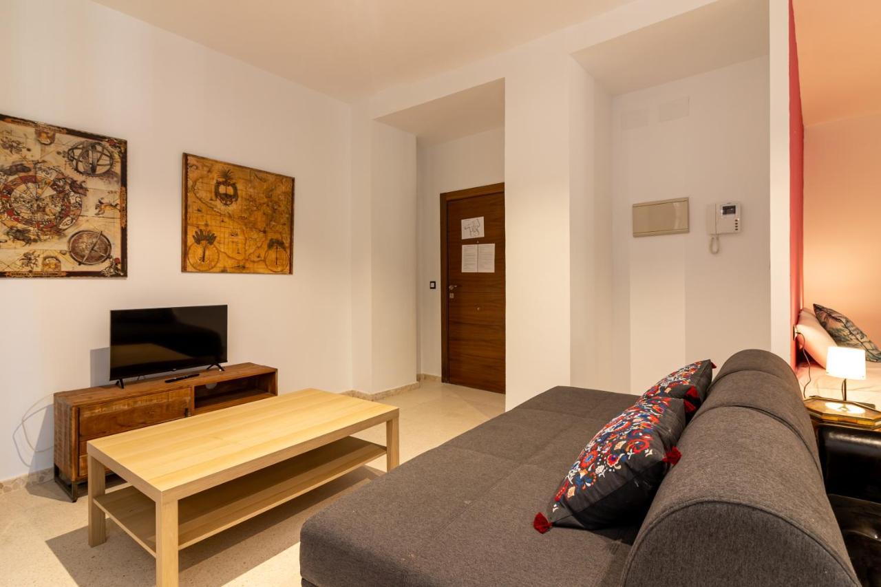 Saenz Suites Gallery By Bossh! Apartments มาลากา ภายนอก รูปภาพ