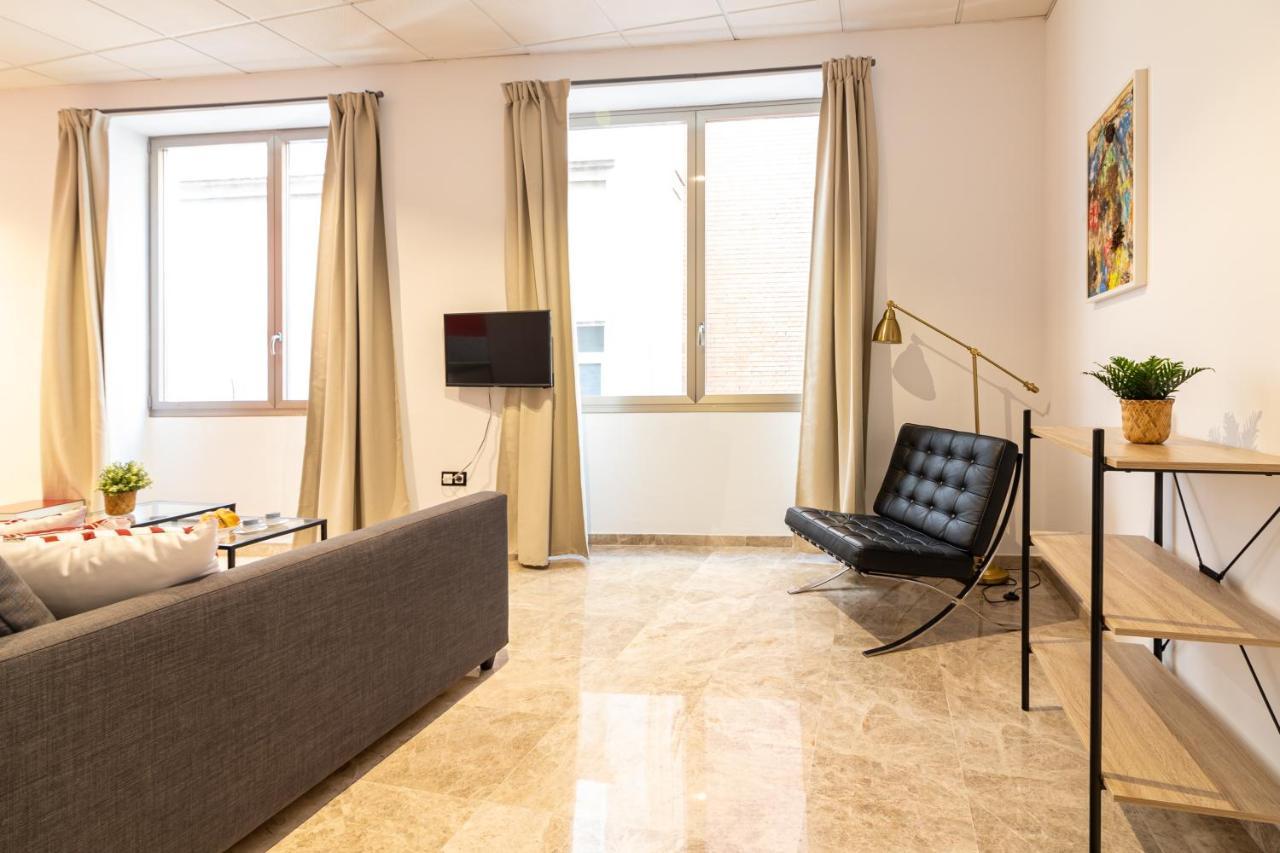 Saenz Suites Gallery By Bossh! Apartments มาลากา ภายนอก รูปภาพ