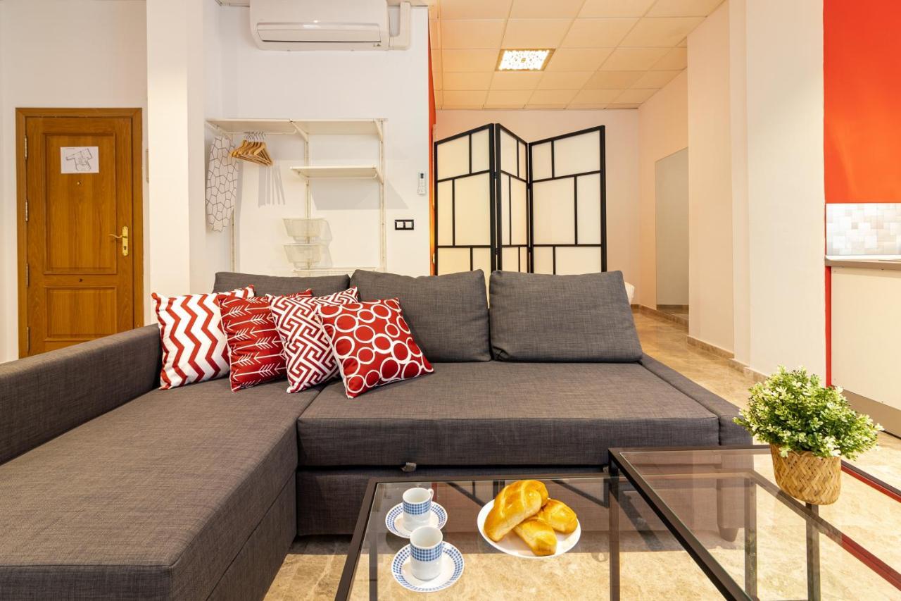 Saenz Suites Gallery By Bossh! Apartments มาลากา ภายนอก รูปภาพ