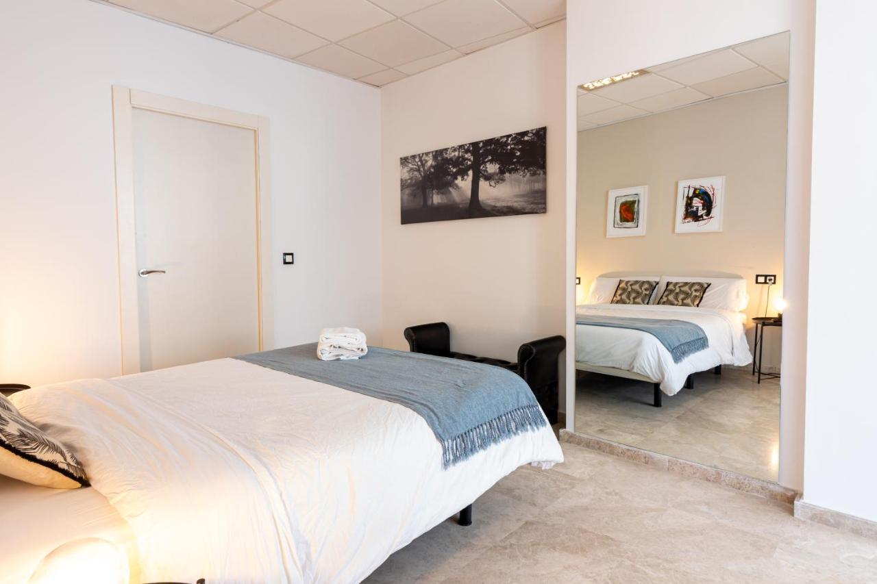 Saenz Suites Gallery By Bossh! Apartments มาลากา ภายนอก รูปภาพ