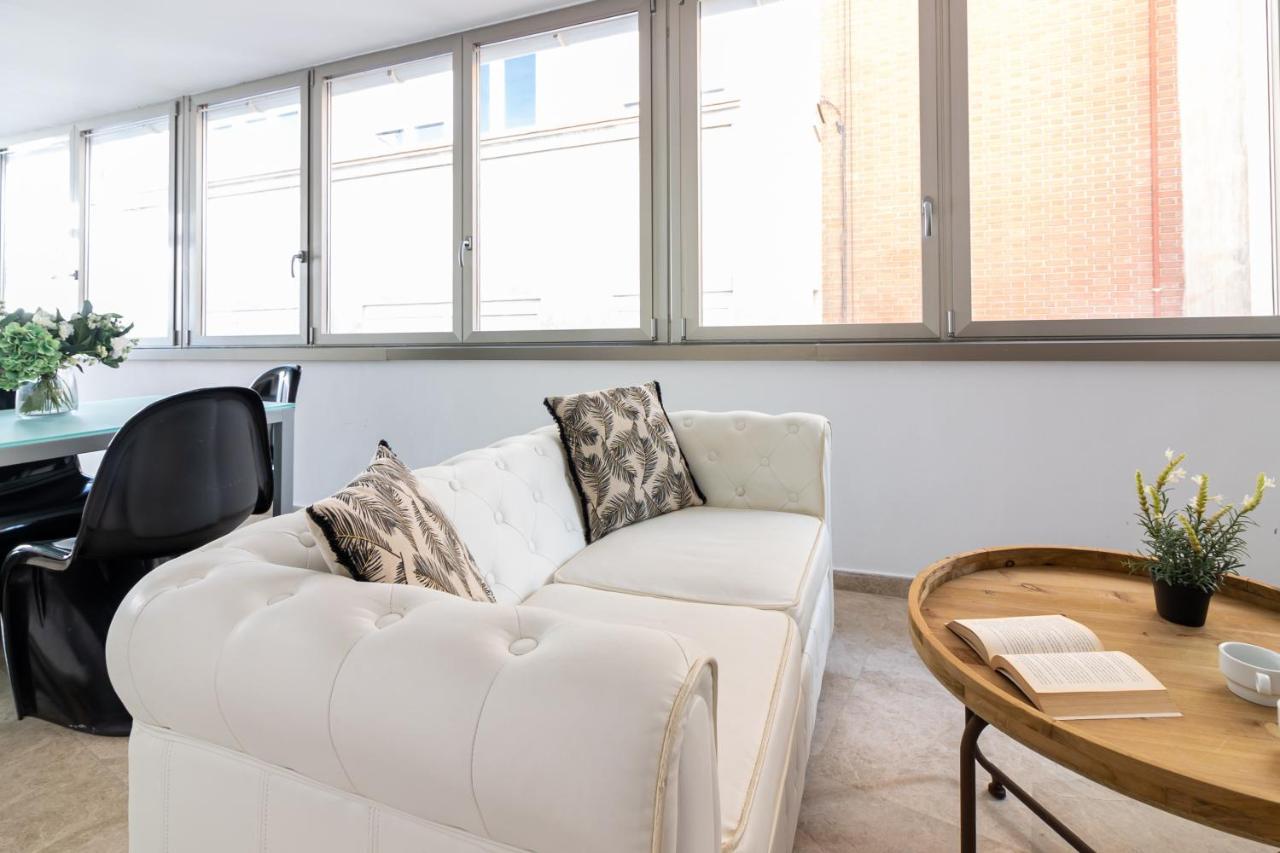 Saenz Suites Gallery By Bossh! Apartments มาลากา ภายนอก รูปภาพ