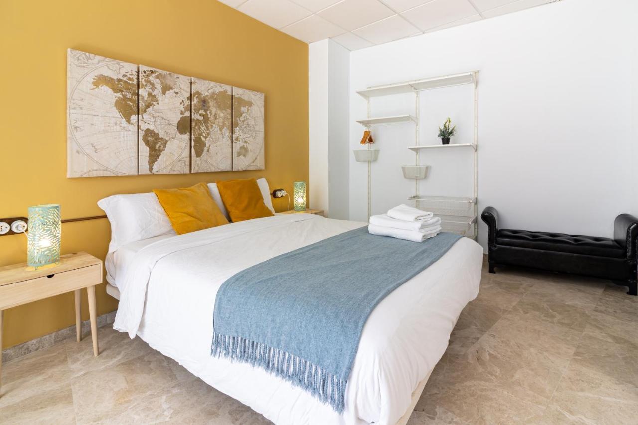 Saenz Suites Gallery By Bossh! Apartments มาลากา ภายนอก รูปภาพ